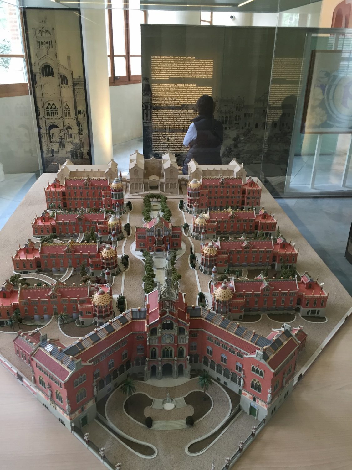Hospital's model, Hospital de la Santa Creu i Sant Pau (modernist site), Barcelona (by Eugenio Giannarelli) (1) (1125x1500).jpg